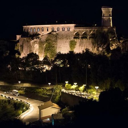 Castello Di Caccuri Suites Eksteriør bilde