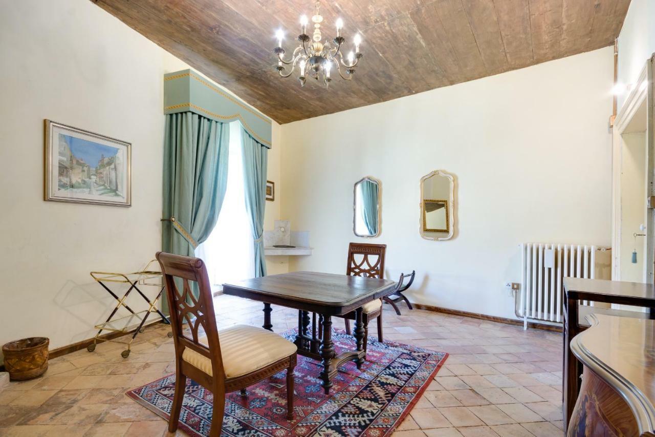 Castello Di Caccuri Suites Eksteriør bilde