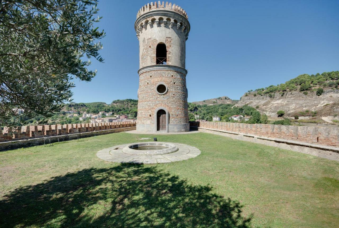 Castello Di Caccuri Suites Eksteriør bilde