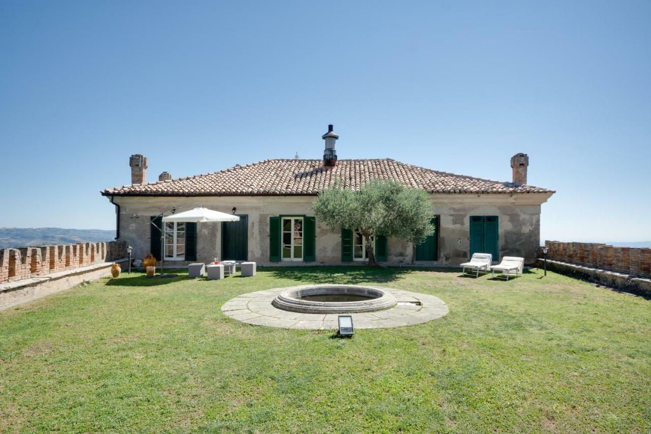 Castello Di Caccuri Suites Eksteriør bilde