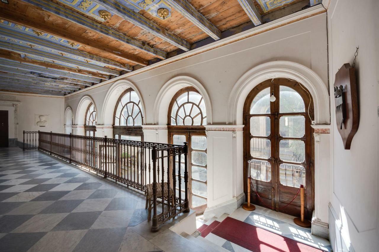 Castello Di Caccuri Suites Eksteriør bilde