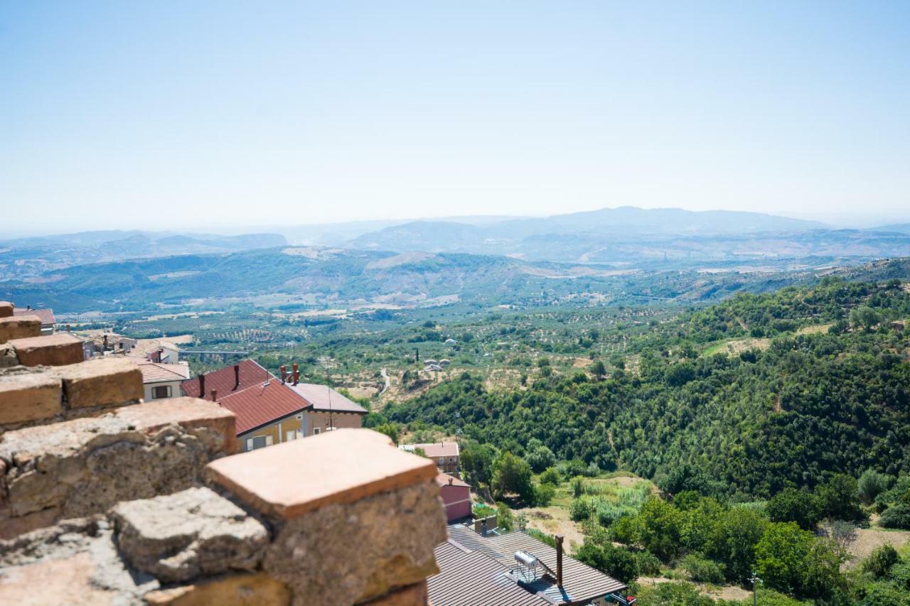 Castello Di Caccuri Suites Eksteriør bilde