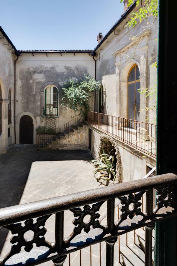 Castello Di Caccuri Suites Eksteriør bilde